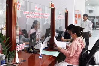 Chủ tịch Ủy ban nhân dân cấp xã được ủy quyền cho công chức cấp xã trong lĩnh vực chứng thực.