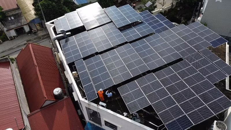 Hệ thống điện mặt trời áp mái được lắp đặt tại Lạng Sơn. (Ảnh: LÊ CHI)