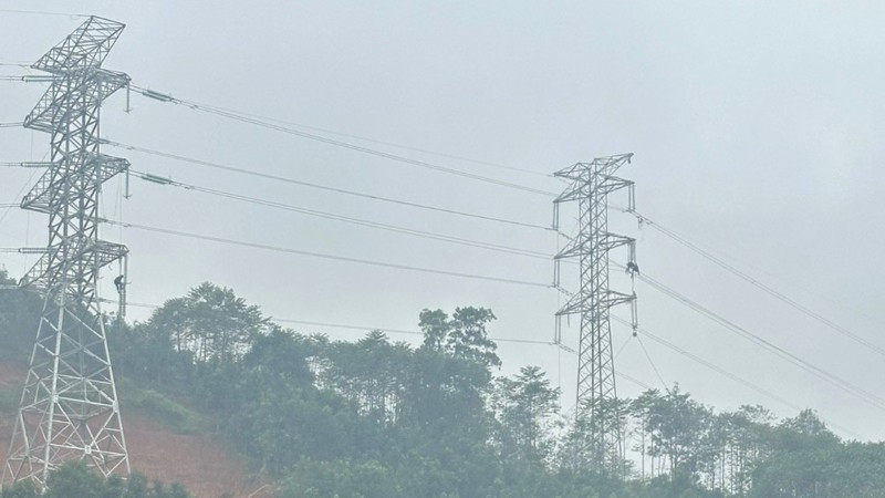 Đường dây 220kV Nghĩa Lộ-Việt Trì đã được đóng điện thành công.