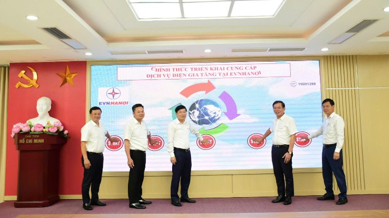 Lễ khởi động triển khai Dịch vụ điện gia tăng. (Ảnh: EVNHANOI)