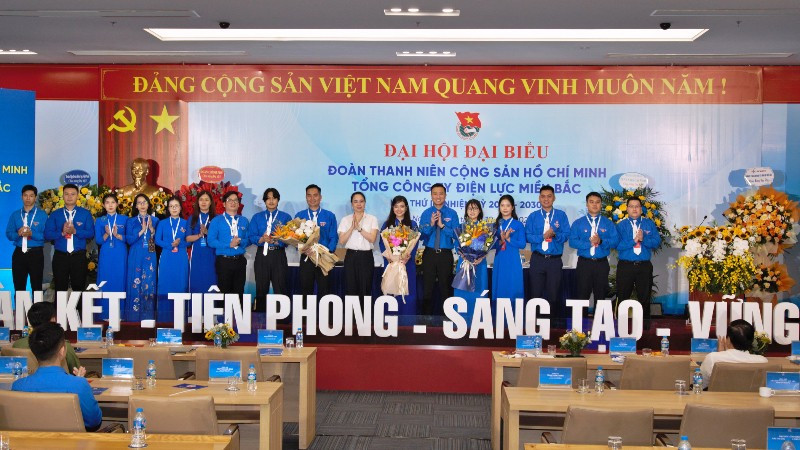 Ra mắt Ban chấp hành Đoàn thanh niên Tổng công ty Điện lực miền Bắc EVNNPC khóa III nhiệm kỳ 2025-2030. 