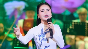 Ca sĩ Thành Lê.