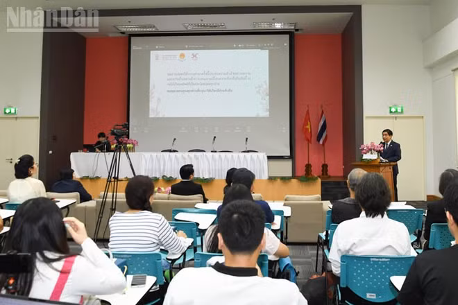 Hội thảo học thuật “Hướng tới kỷ niệm 50 năm thiết lập quan hệ ngoại giao Việt Nam-Thái Lan: Kết nối nhân dân và giao lưu văn hóa”. (Ảnh: MINH THẮNG)