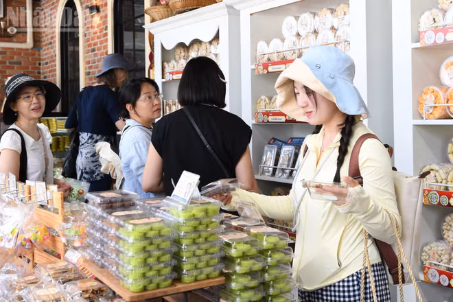 Những món bánh truyền thống của Thái Lan được du khách quốc tế ưa thích. (Ảnh: MINH THẮNG)