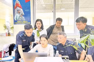 Từ ngày 1/4/2026, Chi cục Hải quan khu vực VI phối hợp các ngân hàng triển khai thu lệ phí hải quan qua mã QR trên phần mềm "Quản lý phương tiện vận tải đường bộ xuất nhập cảnh".