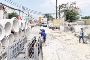 Dự án mở rộng 7 km Quốc lộ 91 chậm tiến độ làm ảnh hưởng đến phát triển kinh tế thành phố.