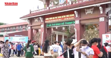 [Video] Tốt nghiệp THPT: Thí sinh thi đề chương trình 2006 được bố trí điểm thi riêng