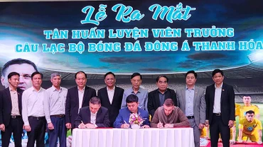 Câu lạc bộ bóng đá Đông Á Thanh Hóa ký hợp đồng với Huấn luyện viên trưởng.