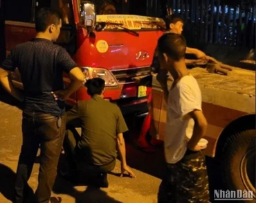 Khám nghiệm tại hiện trường vụ việc.
