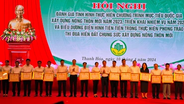 Tỉnh Thanh Hóa khen thưởng các tập thể tiên tiến trong xây dựng nông thôn mới.