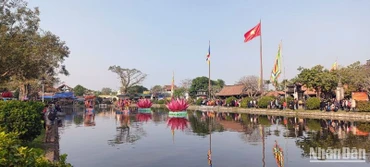 Lễ hội chùa Keo mùa thu là Lễ hội chính trong năm. 
