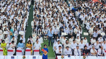 Quang cảnh lễ khai giảng.