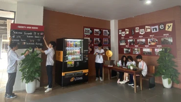 Giờ đọc sách của học sinh Trường Trung học phổ thông chuyên Hà Nội-Amsterdam.