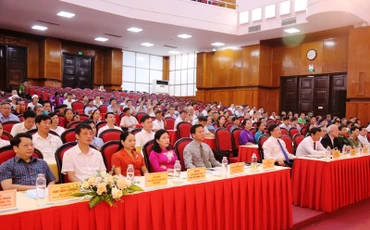 Các đại biểu tham dự hội nghị.