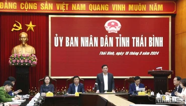 Đây là lần thứ hai, tỉnh Thái Bình tổ chức hội nghị gặp mặt trưởng phòng và tương đương của một số cơ quan, đơn vị để lắng nghe tâm tư, nguyện vọng, những khó khăn, áp lực trong thực thi công vụ.