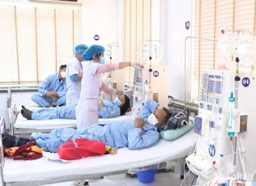 Chạy thận nhân tạo tại bệnh viện tuyến huyện tạo nhiều thuận lợi cho người dân được tiếp cận kỹ thuật y học hiện đại.
