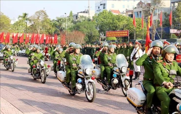 Lực lượng công an tỉnh Thái Bình bắt tay ngay vào hoạt động mới, sau khi bỏ Công an cấp huyện và tiếp nhận thêm chức năng, nhiệm vụ từ cơ quan, đơn vị khác. Ảnh: TTXVN