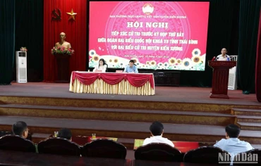 Quang cảnh buổi tiếp xúc cử tri tại tỉnh Thái Bình.