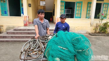 Tàu cá NĐ-91377-TS bị phát hiện nhiều lỗi vi phạm trong khai thác IUU khi đang hoạt động trên biển ngày 30/3/2024.