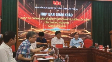 Quang cảnh cuộc họp của Ban tổ chức cuộc thi.
