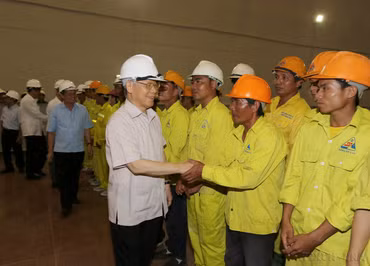 Xây dựng giai cấp công nhân hiện đại, lớn mạnh