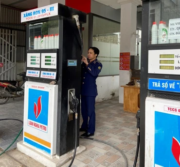 Lực lượng Quản lý thị trường tỉnh Thái Bình phát hiện vi phạm trong hoạt động kinh doanh xăng dầu thuộc Công ty Loan Nghĩa (huyện Tiền Hải, tỉnh Thái Bình).