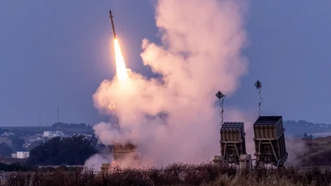 [Video] Israel ba mặt giáp công
