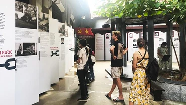 Nhiều hoạt động trưng bày hưởng ứng các ngày lễ lớn tại di tích Hỏa Lò. 