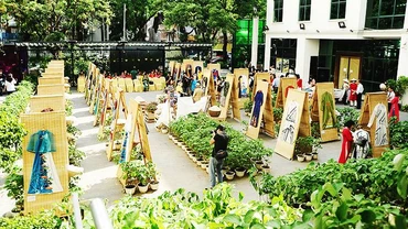 Áo dài trên con đường di sản