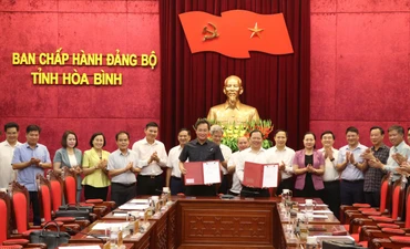 Hai tỉnh Hưng Yên và Hòa Bình ký biên bản ghi nhớ hợp tác với nhiều nội dung hợp tác quan trọng.