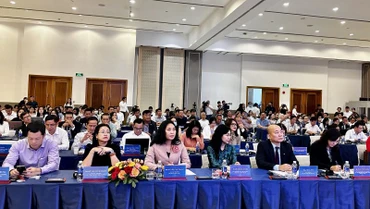Các đại biểu dự hội nghị.