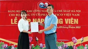 Lễ kết nạp đảng viên tại Chi bộ Công ty cổ phần Tatico Việt Nam.