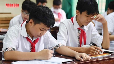 [Video] Miễn học phí cho học sinh phổ thông công lập