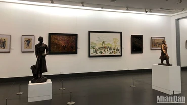 Triển lãm "Đường lên Điện Biên".