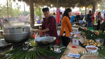 Trải nghiệm ẩm thực Bến Tre tại Làng.