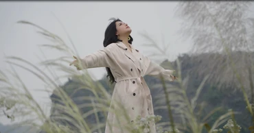 Tô Ngọc Hà trong MV. (Ảnh: Ê-kíp sản xuất cung cấp)