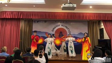 Một tiết mục văn nghệ trong chương trình.