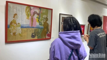 Triển lãm giới thiệu tác phẩm của các thế hệ giảng viên Trường Đại học Mỹ thuật Việt Nam.