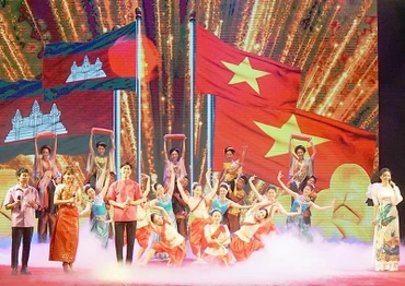 Chương trình nghệ thuật kỷ niệm 55 năm Ngày thiết lập quan hệ ngoại giao Việt Nam-Campuchia.