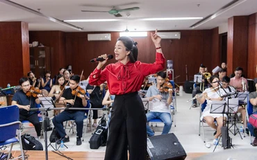 Nữ ca sĩ luyện tập chuẩn bị cho liveshow. (Ảnh: Nhân vật cung cấp)