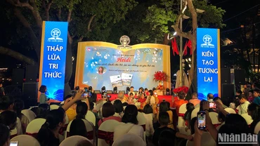 Một buổi giao lưu giới thiệu sách của Nhà xuất bản Phụ nữ Việt Nam trong Hội sách Hà Nội 2023.