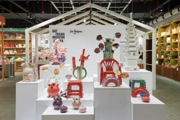 Các sản phẩm của Bát Tràng Museum Atelier trong không gian trưng bày. Ảnh: Bát Tràng Museum