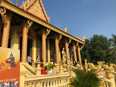 Nhiều hoạt động được tổ chức tại chùa Kh'mer ở Làng. 