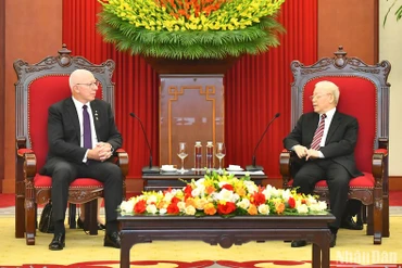 Tổng Bí thư Nguyễn Phú Trọng tiếp Toàn quyền Australia David Hurley. (Ảnh: ĐĂNG KHOA)