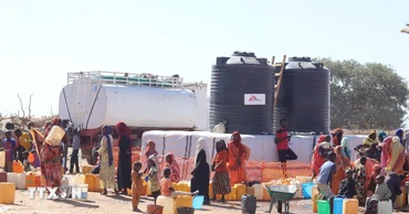 Người tị nạn Sudan sơ tán tránh xung đột sang Adre, CH Chad ngày 7/12/2023. (Ảnh: AFP/TTXVN)