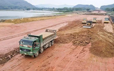Trước ngày 20/11, phấn đấu bàn giao 70% mặt bằng cao tốc bắc-nam