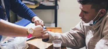 Liệu trình điều trị bệnh lao bằng thuốc uống có thể kéo dài đến sáu tháng. (Ảnh: PAHO)