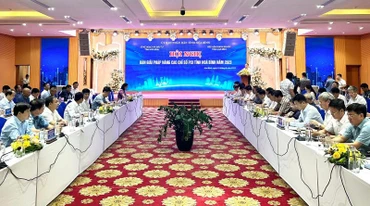 Các đại biểu tại hội nghị.