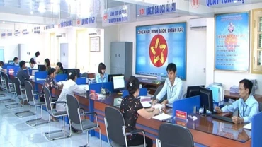 Thủ tướng Chính phủ yêu cầu các bộ, ngành, địa phương tập trung tổ chức rà soát, cắt giảm, đơn giản hóa thủ tục hành chính liên quan hoạt động sản xuất, kinh doanh và thủ tục hành chính nội bộ. (Ảnh: VGP)