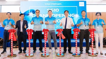 Cắt băng khai trương, đưa vào hoạt động Trung tâm giải trí và chăm sóc thể chất Intel Việt Nam.